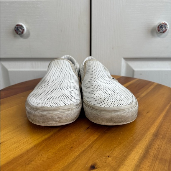 Vans white perforated slip on sneakers men’s 6 women’s 7.5 - Picture 2 of 7